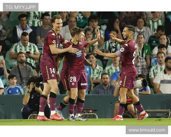 西甲联赛第35轮的比赛展望与焦点战解读 西甲联赛第35轮的比赛展望与焦点战解读