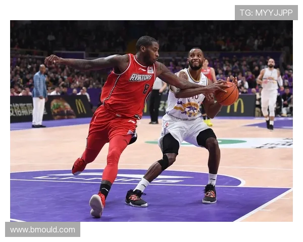 足球报点评CBA联赛表现