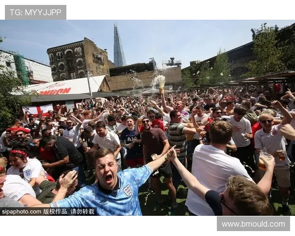 杜克三少重返母校观赛助力球队迎来精彩大胜