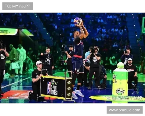 2016年NBA全明星赛西部逆转东部，库里三分球表现成焦点